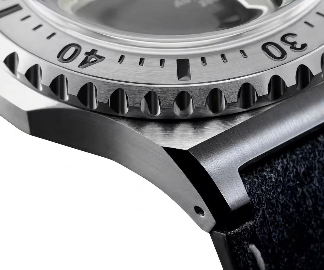 San Martin Retro Diver