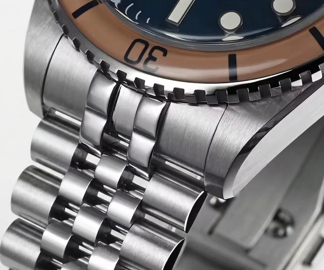 San Martin Vintage Diver